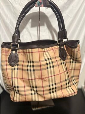 🤎 Burberry Haymarket Check Tote